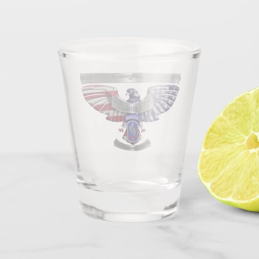 第173空挺師団誇りを持った「任務を果たすべき」 ショットグラス (裏面)