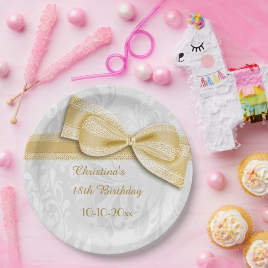 第18誕生日の金ゴールドのダマスク織およびフェイクな弓 ペーパープレート (パーティー)