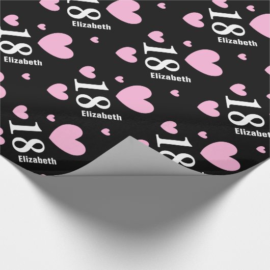 第18 10代のな誕生日の名前をカスタムするのピンクのハートA01 ラッピングペーパー (角)