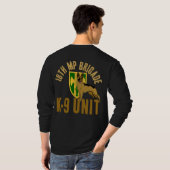 第18 MP K-9の(犬の)単位 Tシャツ (裏面フル)