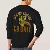 第18 MP K-9の(犬の)単位 Tシャツ (裏面)