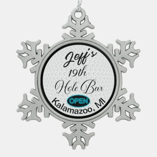 第19ホールバーパーソナライズされたゴルフボールデザインバー スノーフレークピューターオーナメント (正面)