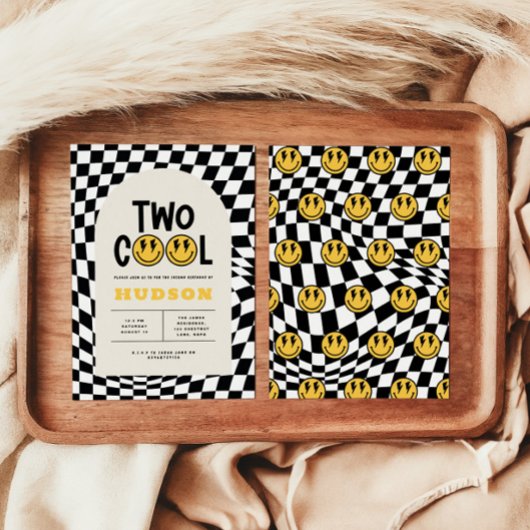 第2の誕生日スマイル顔レトロ白黒groovy 招待状
