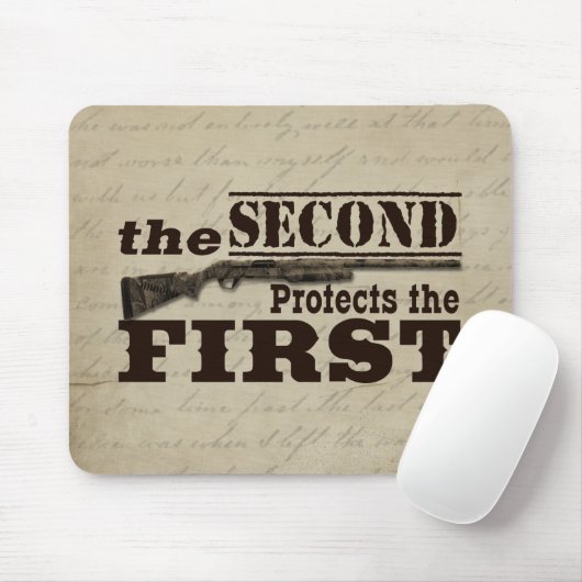 第2修正は米国憲法修正第一項を保護します マウスパッド (マウス)