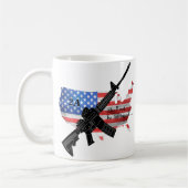 第2条改正案はAR15フラグを侵害しない コーヒーマグカップ (左)