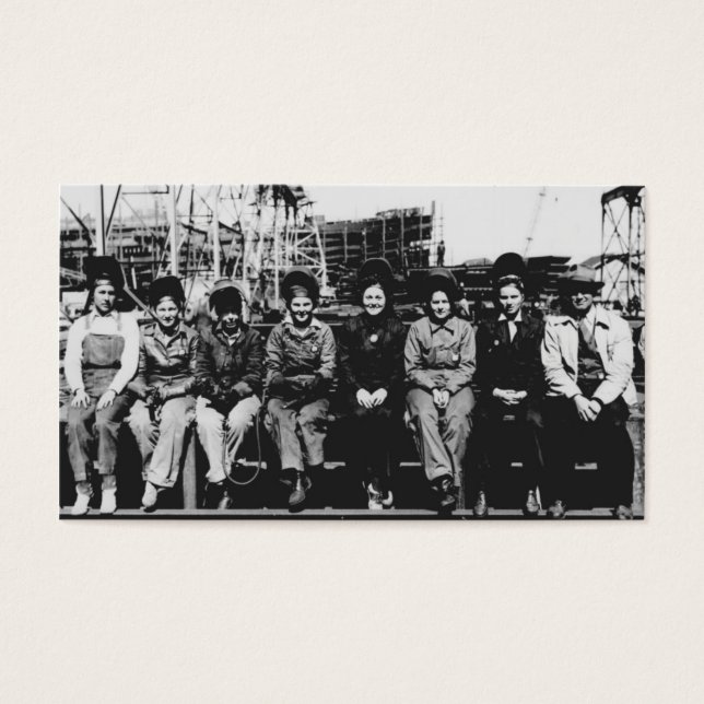 第2次世界大戦中の女性の歓迎グループ (正面)