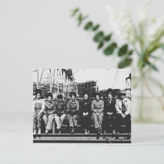 第2次世界大戦中の女性の歓迎グループ ポストカード (スタンド正面)