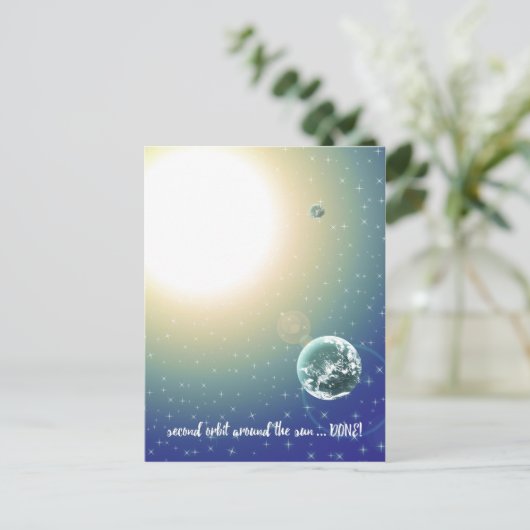 第2誕生日のまわりに公転太陽 ポストカード (スタンド正面)