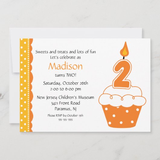 第2誕生日のカップケーキの招待状 招待状 (正面)