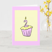 第2誕生日のカップケーキカードを飾って下さい カード (黄色い花)
