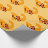 第2誕生日のトラの歳のカスタムなベビーの名前 ラッピングペーパー (角)