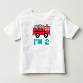 第2誕生日の普通消防車の消防士の幼児のTシャツ トドラーTシャツ (正面)