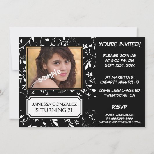 第21写真との若い女性BWの花柄のための誕生日 招待状 (正面)