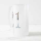 第21誕生日プレゼントのための21曇らされたガラスのマグ フロストグラスビールジョッキ (正面左)