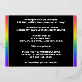 第22回誕生日パーティー：おもしろいカラフル、レインボーパターン 箔招待状 (裏面)