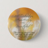 第25回叙勲記念司祭リリー 缶バッジ (正面)