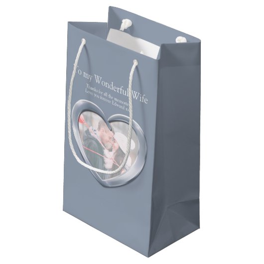 第25回銀結婚記念写真抱き枕 スモールペーパーバッグ (裏面アングル)