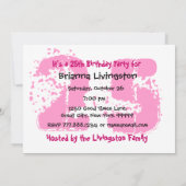 第25第29ピンクおよび黒い誕生日PartyTemplate 招待状 (裏面)