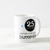 第25結婚記念日の蝶のためのギフト コーヒーマグカップ (正面右)