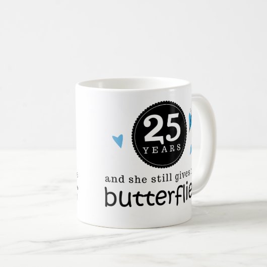 第25結婚記念日の蝶のためのギフト コーヒーマグカップ (正面右)