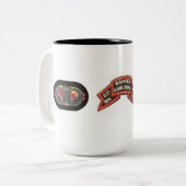 第2 BN.のレーンジャー第75の歩兵は襲います ツートーンマグカップ (正面左)