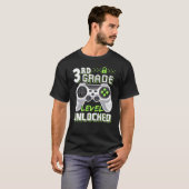 第3グレードのロック解除されたビデオゲーム新学期 Tシャツ (正面フル)