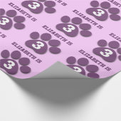 第3誕生日の名前をカスタムするの紫色の足はF01を印刷します ラッピングペーパー (角)
