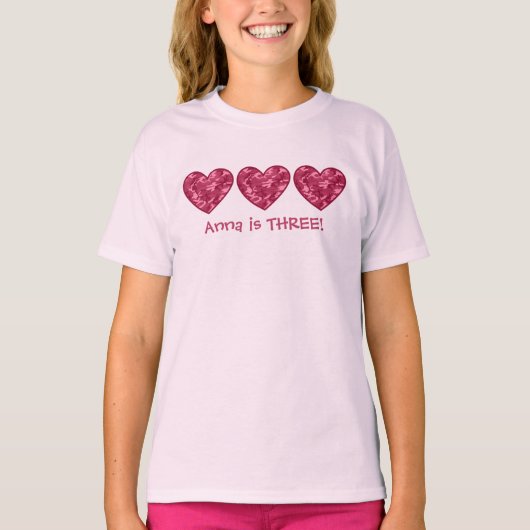 第3誕生日の女の子のハートの名前をカスタムする Tシャツ (正面)