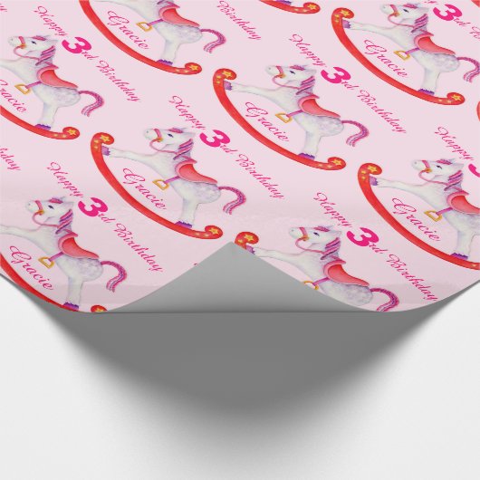 第3誕生日の女の子の揺り木馬の芸術のギフト用包装紙 ラッピングペーパー (角)