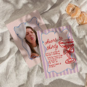 第30回ピンク描のシャンパングラスおもしろいフォト誕生日 招待状