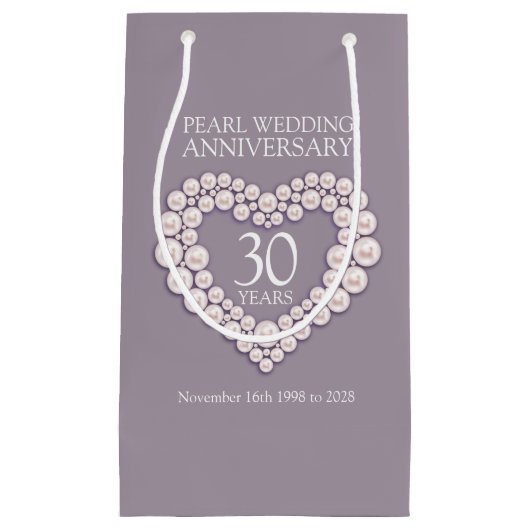 第30結婚記念日の灰色の写真のバッグを真珠で飾って下さい スモールペーパーバッグ (正面)