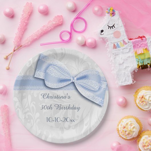 第30誕生日の青いダマスク織およびフェイクな弓 ペーパープレート (パーティー)