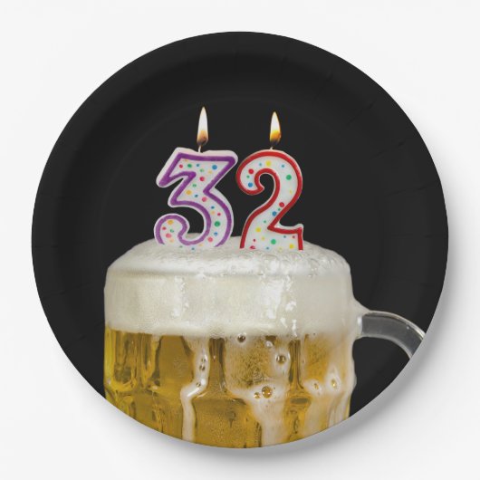 第32誕生日ビールオンブラック紙プレート ペーパープレート (正面)