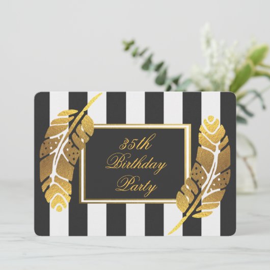 第35誕生日金ゴールドフェザー白黒ストライプ 招待状 (スタンド正面)