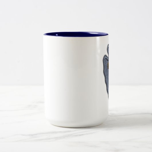 第36歩兵部隊の退役軍人イラクは霜の降りたなMを診察します ツートーンマグカップ (中央)