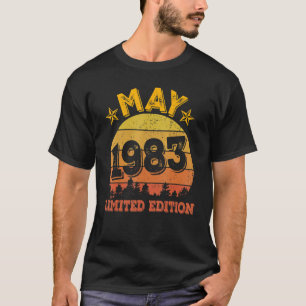 第39誕生日の装飾1983年5月39歳の私 Tシャツ