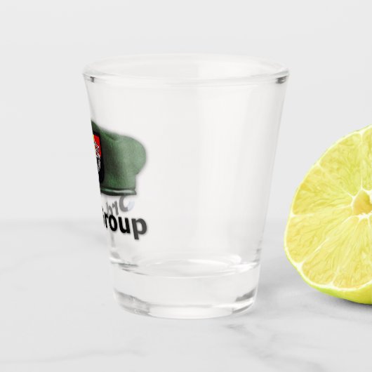 第3 SFGAの特殊部隊のグループの緑色のベレー帽の退役軍人 ショットグラス (右)