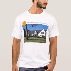 第3 St.のデザインの芸術の中心の大学 Tシャツ