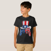 第4戦7月コントローラ米国国旗のキッズボーイ Tシャツ (正面フル)