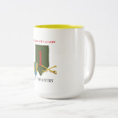 第4艦隊の第4騎兵隊の第1歩兵は襲います ツートーンマグカップ (正面右)