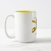 第4艦隊第4 CAV第1の歩兵は襲います ツートーンマグカップ (左)