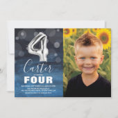 第4誕生日銀バルーン |青い写真パーティー 招待状 (正面)
