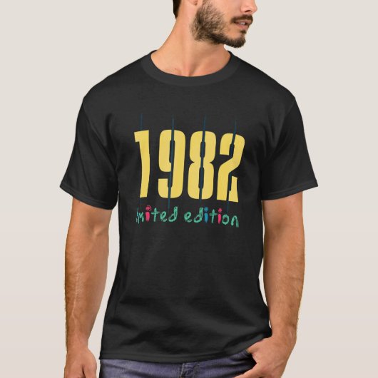 第40回誕生日レディースメンズ40年1982 11 Tシャツ (正面)