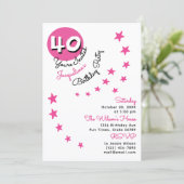 第40期ピンクハッピーバースデー名前をカスタムする招待状 招待状 (スタンド正面)