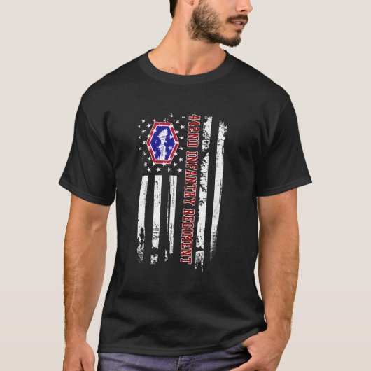 第442歩兵連隊退役軍人アメリカ国旗の退役軍人の日 Tシャツ (正面)