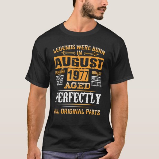 第45誕生日レジェンド生まれ威厳がある贈り物1977 45 Tシャツ (正面)