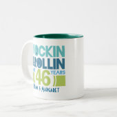 第46記念日のパーソナライズなマグのギフト ツートーンマグカップ (正面左)