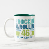 第46記念日のパーソナライズなマグのギフト ツートーンマグカップ (左)