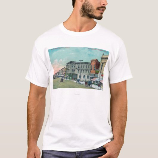 第4 StreetSantaローザ、カリフォルニアの眺め Tシャツ (正面)