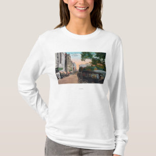 第5の講堂の劇場の外観 Tシャツ